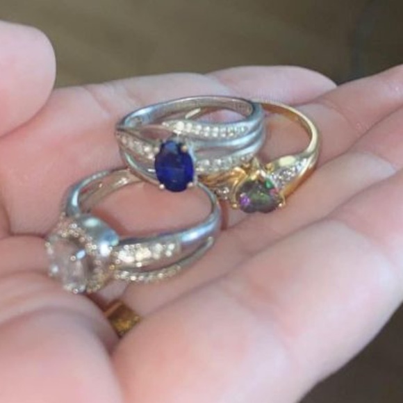 NECKLACE & EARRINGS💛💖🧿 - Picture 3 of 3